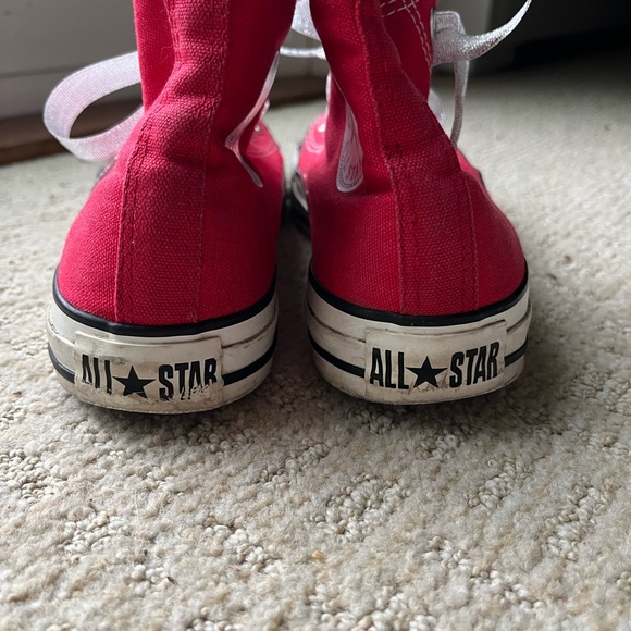 Festive hi top red converse - Picture 4 of 6